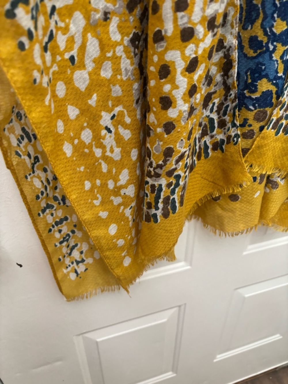 Light Blue & Yellow Leopard Open-Front Women’s Sweater Kimono - Picture 5 of 6